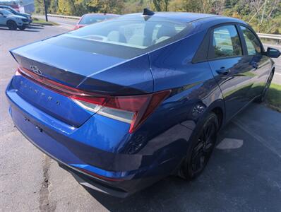 2022 Hyundai ELANTRA SEL   - Photo 3 - St. Johnsbury, VT 05819