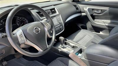 2016 Nissan Altima 2.5 SV NISSAN QUALITY !  FULL SIZE COMFORT ! - Photo 9 - Honolulu, HI 96818