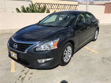 2015 Nissan Altima 2.5 S  NISSAN QUALITY !  FULL SIZE COMFORT ! - Photo 1 - Honolulu, HI 96818