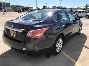 2015 Nissan Altima 2.5 S  NISSAN QUALITY !  FULL SIZE COMFORT ! - Photo 4 - Honolulu, HI 96818