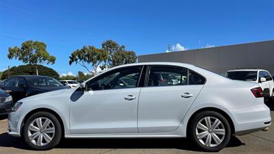 2016 Volkswagen Jetta 1.4T S GERMAN PRECISION DESIGNED !  AWESOME RIDE ! SUPER LOW MILES ! - Photo 2 - Honolulu, HI 96818