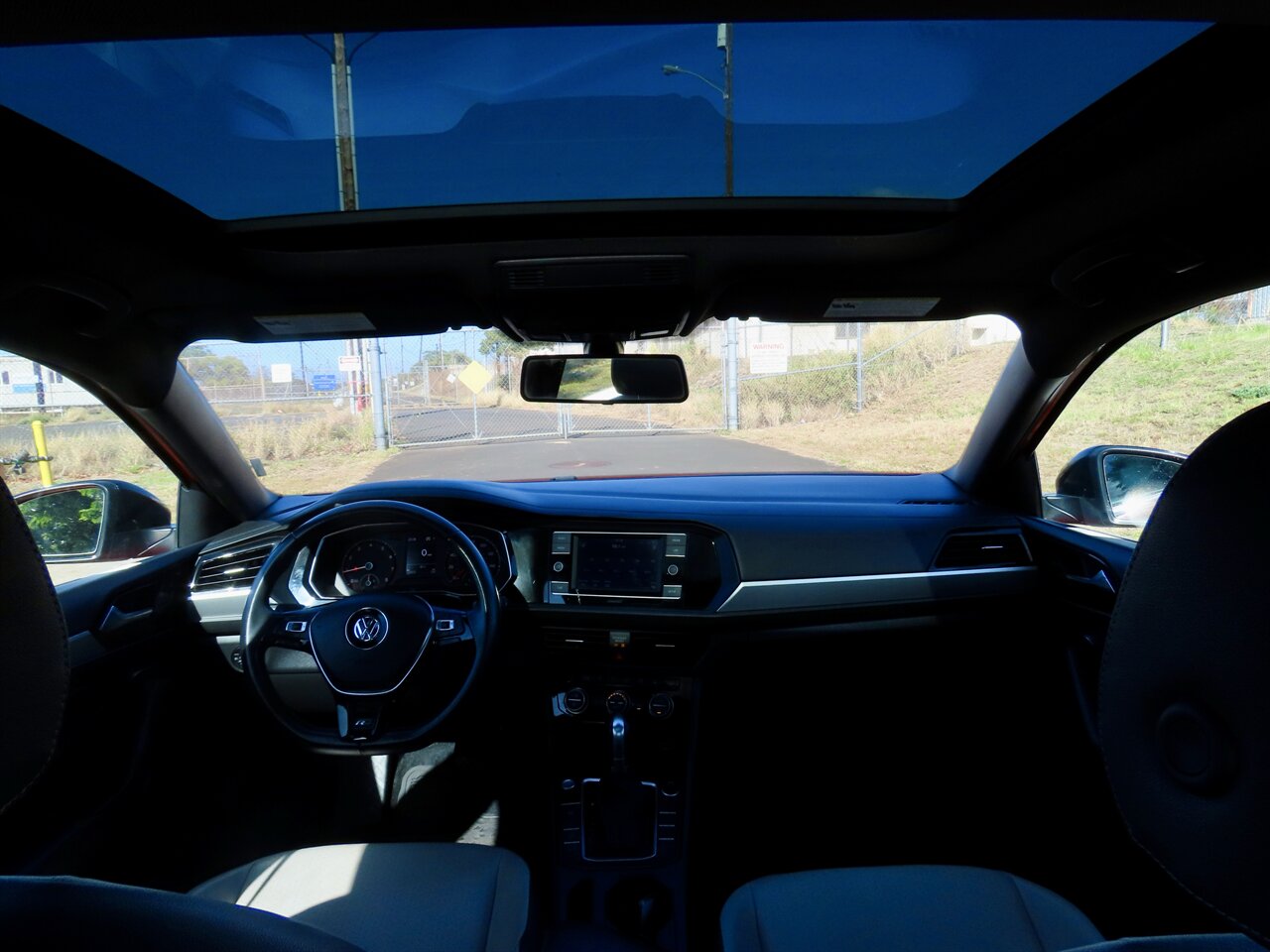 2019 Volkswagen Jetta 1.4T R-Line BEYOND AMAZING! LUXURY LOW MILES ! RARE FIND ! - Photo 14 - Honolulu, HI 96818