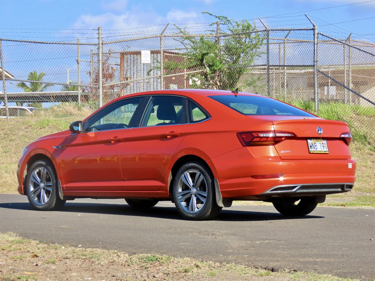 2019 Volkswagen Jetta 1.4T R-Line BEYOND AMAZING! LUXURY LOW MILES ! RARE FIND ! - Photo 7 - Honolulu, HI 96818