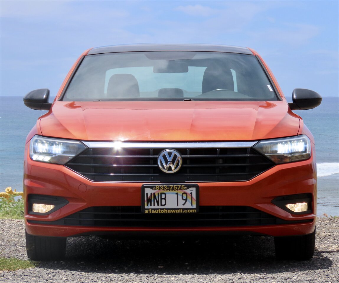 2019 Volkswagen Jetta 1.4T R-Line  BEYOND AMAZING! LUXURY LOW MILES ! RARE FIND ! - Photo 1 - Honolulu, HI 96818