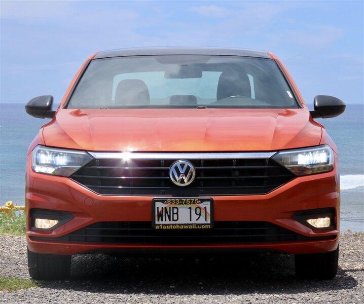 2019 Volkswagen Jetta 1.4T R-Line  BEYOND AMAZING! LUXURY LOW MILES ! RARE FIND !