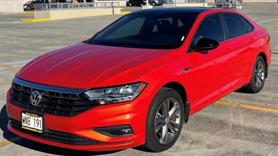 2019 Volkswagen Jetta 1.4T R-Line R-LINE  R-LINE  RARE COLOR !  BEYOND AMAZING! LUXURY LOW MILES ! RARE FIND !