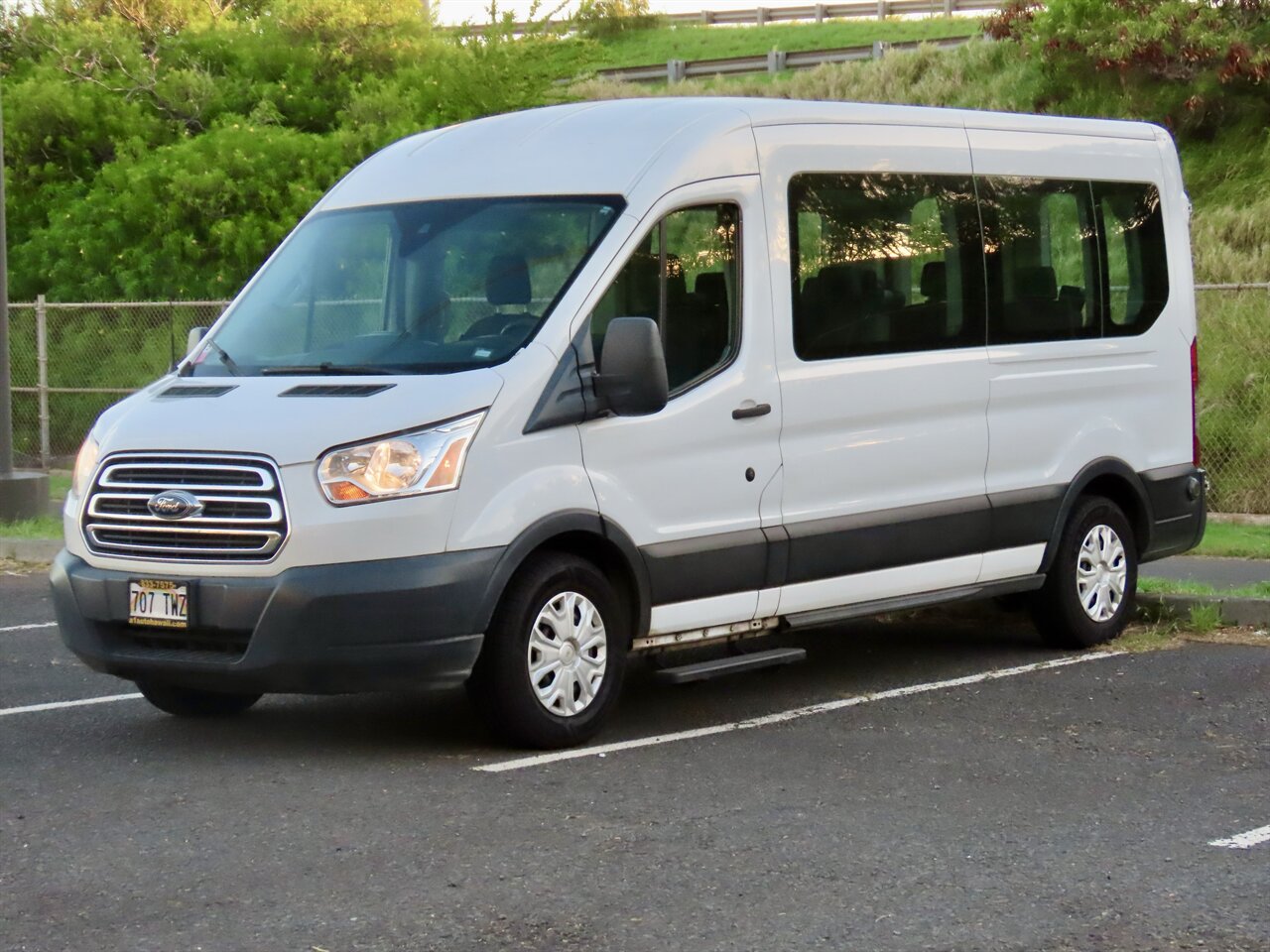 2019 Ford Transit Passenger 350 XLT Transit Passenger 350 XLT | VERY VERY WELL MAINTAINED ! | RWD | 6 at A1 Auto Sales HI, photo 3