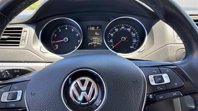 2015 Volkswagen Jetta SE PZEV  PREFFERED SE MODEL ! AMAZING ! - Photo 11 - Honolulu, HI 96818