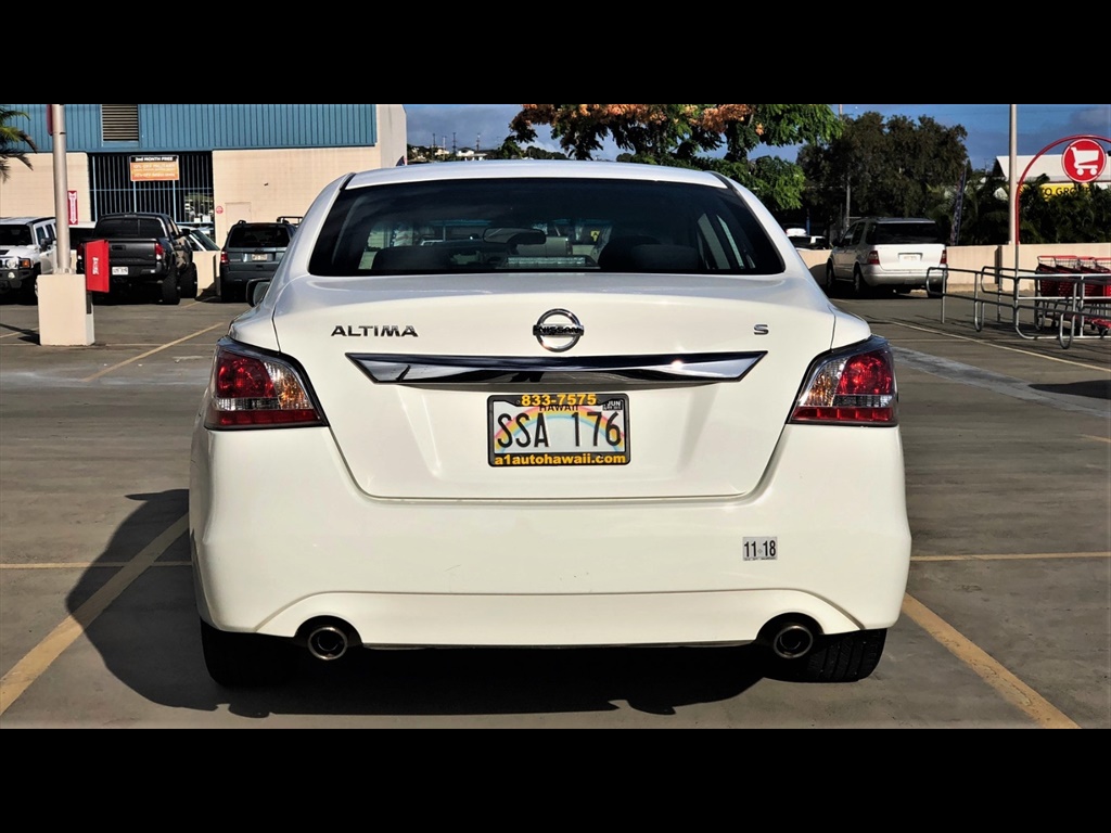 2015 Nissan Altima S photo 6