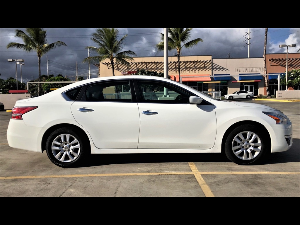 2015 Nissan Altima S photo 4