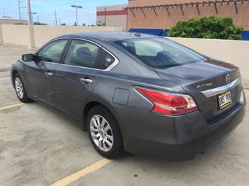 2015 Nissan Altima 2.5 NISSAN QUALITY !  FULL SIZE COMFORT ! - Photo 6 - Honolulu, HI 96818