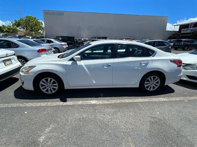 2015 Nissan Altima 2.5 S  NISSAN QUALITY !  FULL SIZE COMFORT ! - Photo 1 - Honolulu, HI 96818