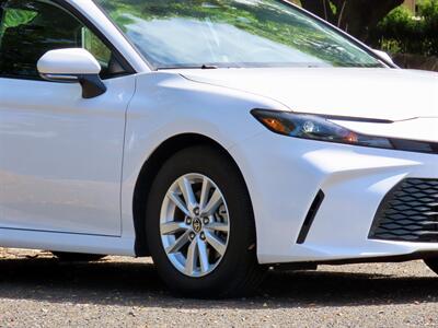 2025 Toyota Camry LE   - Photo 4 - Honolulu, HI 96818