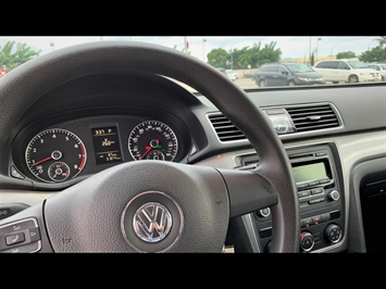 2013 Volkswagen Passat S PZEV   - Photo 9 - Honolulu, HI 96818