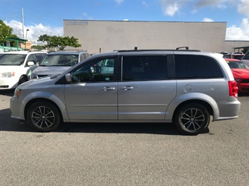 2016 Dodge Grand Caravan R/T  7 PASSENGER  AFFORDABLE. LOW MILES! - Photo 2 - Honolulu, HI 96818