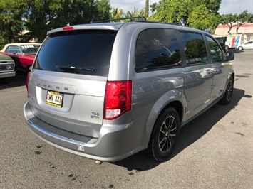 2016 Dodge Grand Caravan R/T  7 PASSENGER  AFFORDABLE. LOW MILES! - Photo 4 - Honolulu, HI 96818