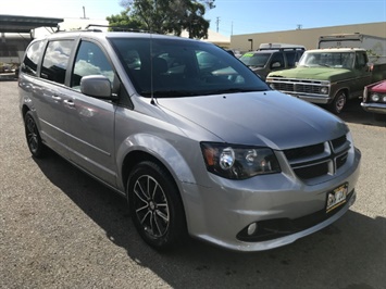 2016 Dodge Grand Caravan R/T  7 PASSENGER  AFFORDABLE. LOW MILES! - Photo 5 - Honolulu, HI 96818