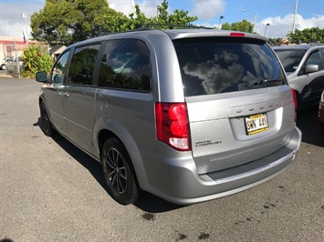 2016 Dodge Grand Caravan R/T  7 PASSENGER  AFFORDABLE. LOW MILES! - Photo 3 - Honolulu, HI 96818