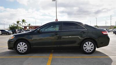 2010 Toyota Camry LE  *****WE FINANCE*****  RELIABLE AND BEAUTIFUL ! - Photo 2 - Honolulu, HI 96818