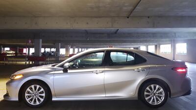 2018 Toyota Camry LE  RELIABLE AND BEAUTIFUL! - Photo 2 - Honolulu, HI 96818