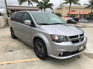 2016 Dodge Grand Caravan R/T  7 PASSENGER  AFFORDABLE. LOW MILES! - Photo 4 - Honolulu, HI 96818