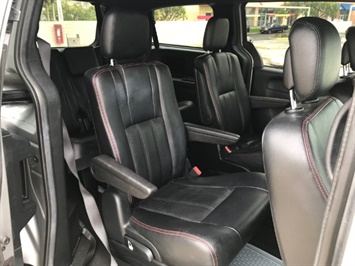 2016 Dodge Grand Caravan R/T  7 PASSENGER  AFFORDABLE. LOW MILES! - Photo 6 - Honolulu, HI 96818