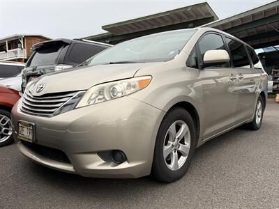 2017 Toyota Sienna LE 7-Passenger Auto Access Seat  RELIABLE & COMFORTABLE !  TOYOTA QUALITY ! - Photo 1 - Honolulu, HI 96818