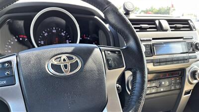 2010 Toyota 4Runner Limited  SUNROOF  LEATHER  4X4 - Photo 9 - Honolulu, HI 96818