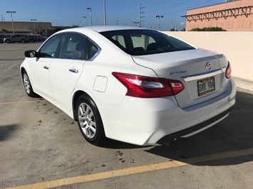 2016 Nissan Altima 2.5 S  FULL SIZE COMFORT ! - Photo 2 - Honolulu, HI 96818