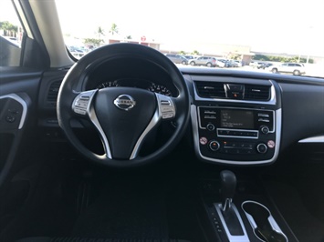 2016 Nissan Altima 2.5 S  FULL SIZE COMFORT ! - Photo 9 - Honolulu, HI 96818