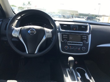 2016 Nissan Altima 2.5 S  NISSAN QUALITY !  FULL SIZE COMFORT ! - Photo 11 - Honolulu, HI 96818