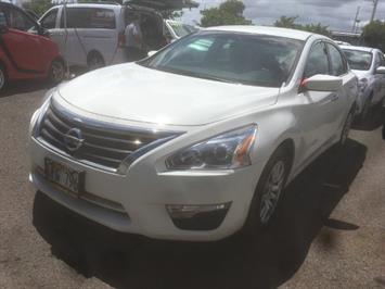 2015 Nissan Altima 2.5 S  NISSAN QUALITY !  FULL SIZE COMFORT ! - Photo 1 - Honolulu, HI 96818