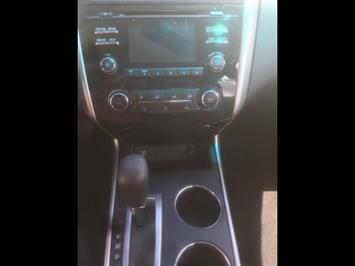 2015 Nissan Altima 2.5 S  NISSAN QUALITY !  FULL SIZE COMFORT ! - Photo 6 - Honolulu, HI 96818