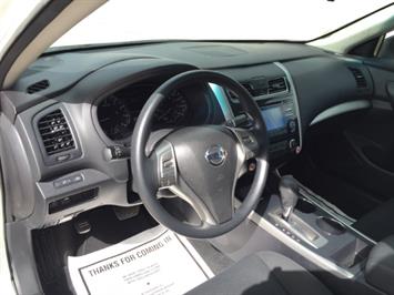 2015 Nissan Altima 2.5 NISSAN QUALITY !  LUXURY GAS SAVER! AFFORDABLE ! - Photo 19 - Honolulu, HI 96818