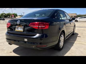 2015 Volkswagen Jetta LowMiles 5spd Manual; A Unique Hard to Find Model!  VERY VERY AFFORDABLE ! LOW LOW MILES ! - Photo 4 - Honolulu, HI 96818