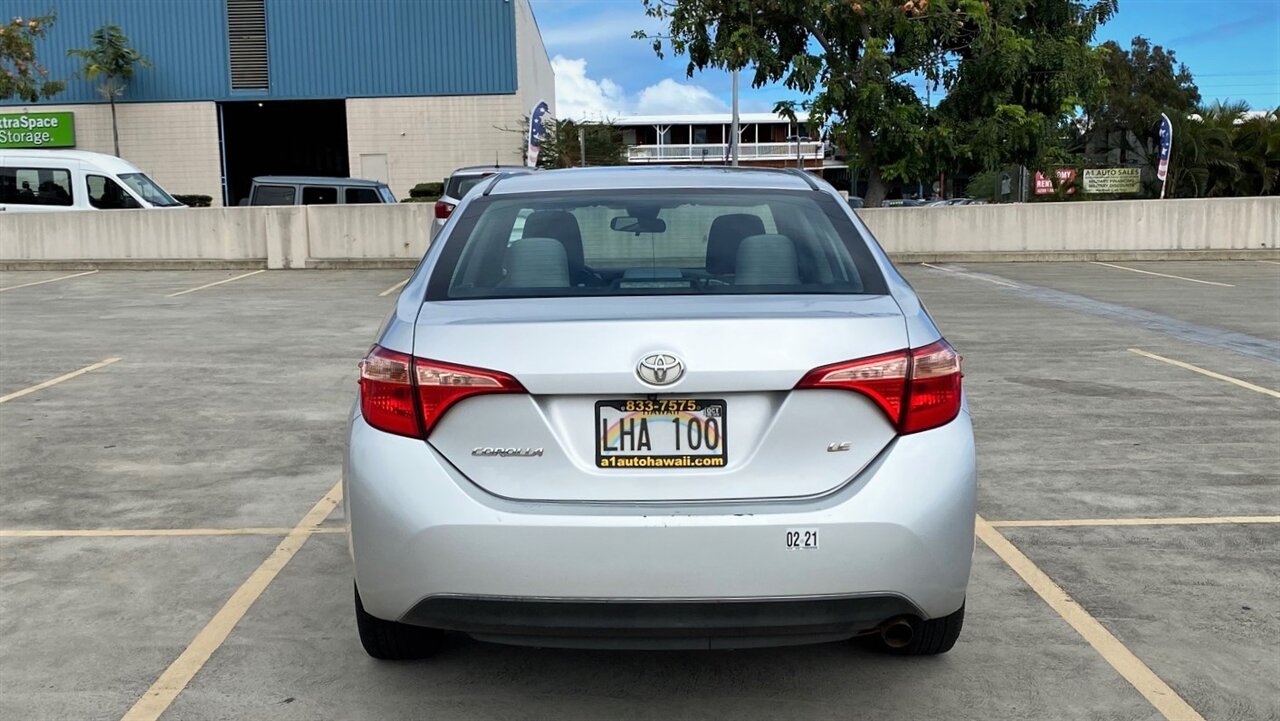 2017 Toyota Corolla LE photo 5