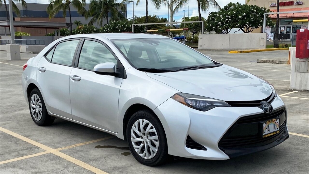 2017 Toyota Corolla LE photo 8