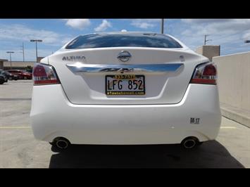 2015 Nissan Altima 2.5 NISSAN QUALITY !  FULL Size Comfort ! - Photo 6 - Honolulu, HI 96818