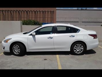 2015 Nissan Altima 2.5 NISSAN QUALITY !  FULL Size Comfort ! - Photo 4 - Honolulu, HI 96818