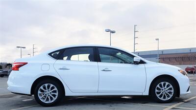 2018 Nissan Sentra SV  MIDSIZE COMFORT ! GAS SAVER ! - Photo 5 - Honolulu, HI 96818