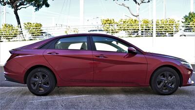 2021 Hyundai Elantra SEL RED LIGHTING  LOW MILES ! STYLE ! AFFORDABLE ! - Photo 5 - Honolulu, HI 96818