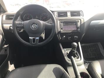 2014 Volkswagen Jetta SE PZEV  MANUEL TRANS ! HARD TO FIND ! SUPER LOW LOW MILES! - Photo 13 - Honolulu, HI 96818