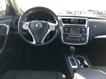 2016 Nissan Altima 2.5 NISSAN QUALITY !  FULL SIZE COMFORT ! - Photo 9 - Honolulu, HI 96818