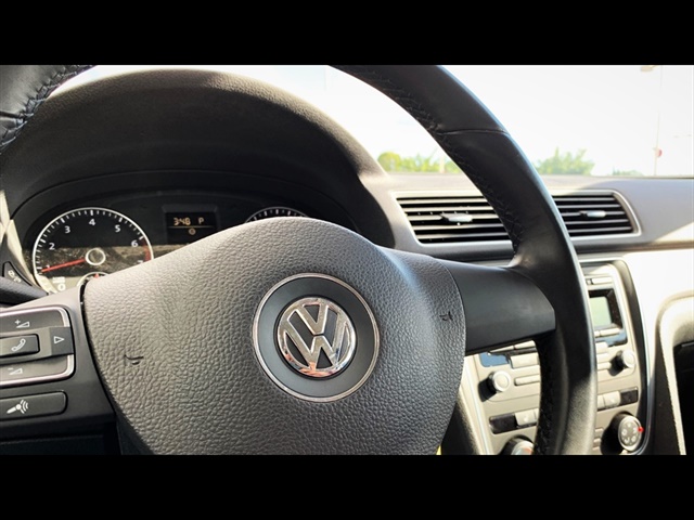 2014 Volkswagen Passat S PZEV photo