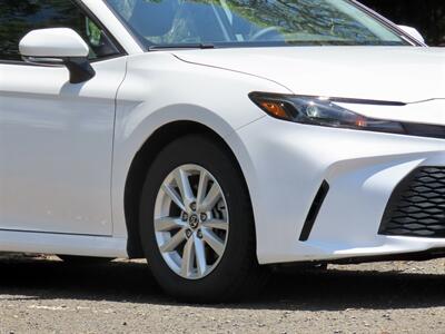 2025 Toyota Camry LE   - Photo 4 - Honolulu, HI 96818