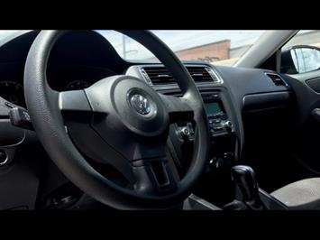 2014 Volkswagen Jetta S  VERY VERY AFFORDABLE ! - Photo 7 - Honolulu, HI 96818