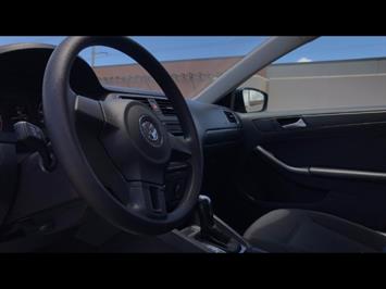 2014 Volkswagen Jetta PZEV GERMAN PRECISION DESIGN !  GAS SAVER! PRICED TO SELL ! - Photo 8 - Honolulu, HI 96818