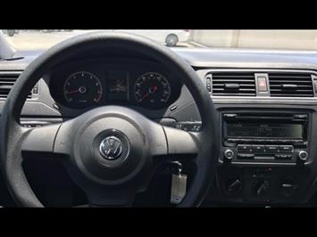 2014 Volkswagen Jetta PZEV GERMAN PRECISION DESIGN !  GAS SAVER! PRICED TO SELL ! - Photo 9 - Honolulu, HI 96818