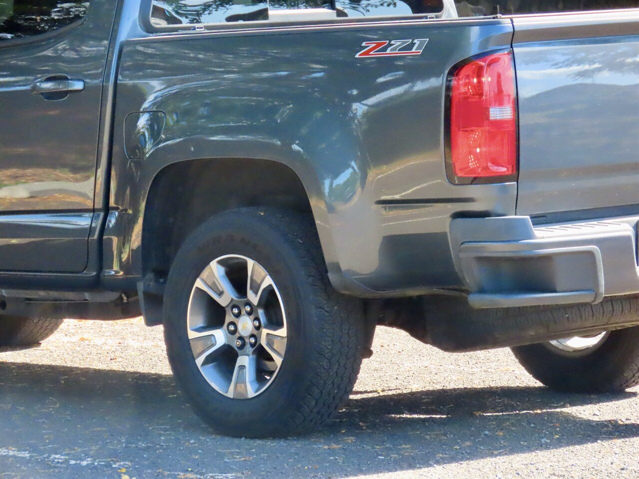 2017 Chevrolet Colorado Z71 4DR COVERED PICK UP BED! CHEVY-BUILT LIKE A ROCK! - Photo 8 - Honolulu, HI 96818