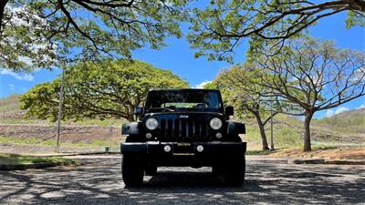 2015 Jeep Wrangler Freedom Edition  4X4! BEYOND ADVENTURE !  CONVERTIBLE IN HAWAII ! - Photo 8 - Honolulu, HI 96818